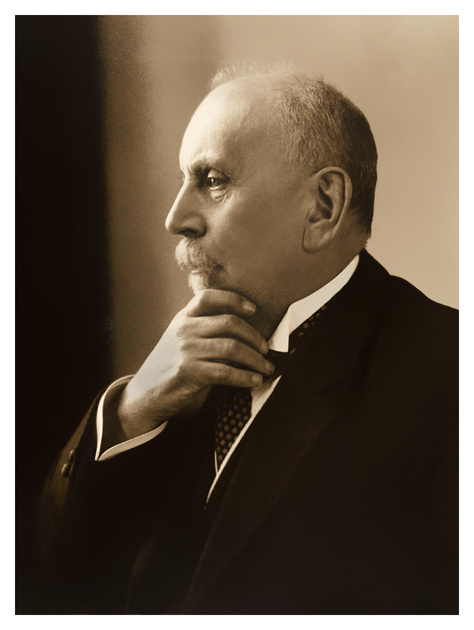 Carl Hartmann. Courtesy of Museum für Kunst und Gewerbe Hamburg, Europeana